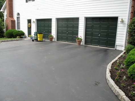 Tips on Asphalt Driveway Paving